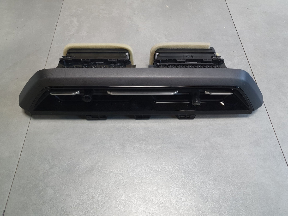 Audi SQ6 e-tron middle air supply grille 85E820951C