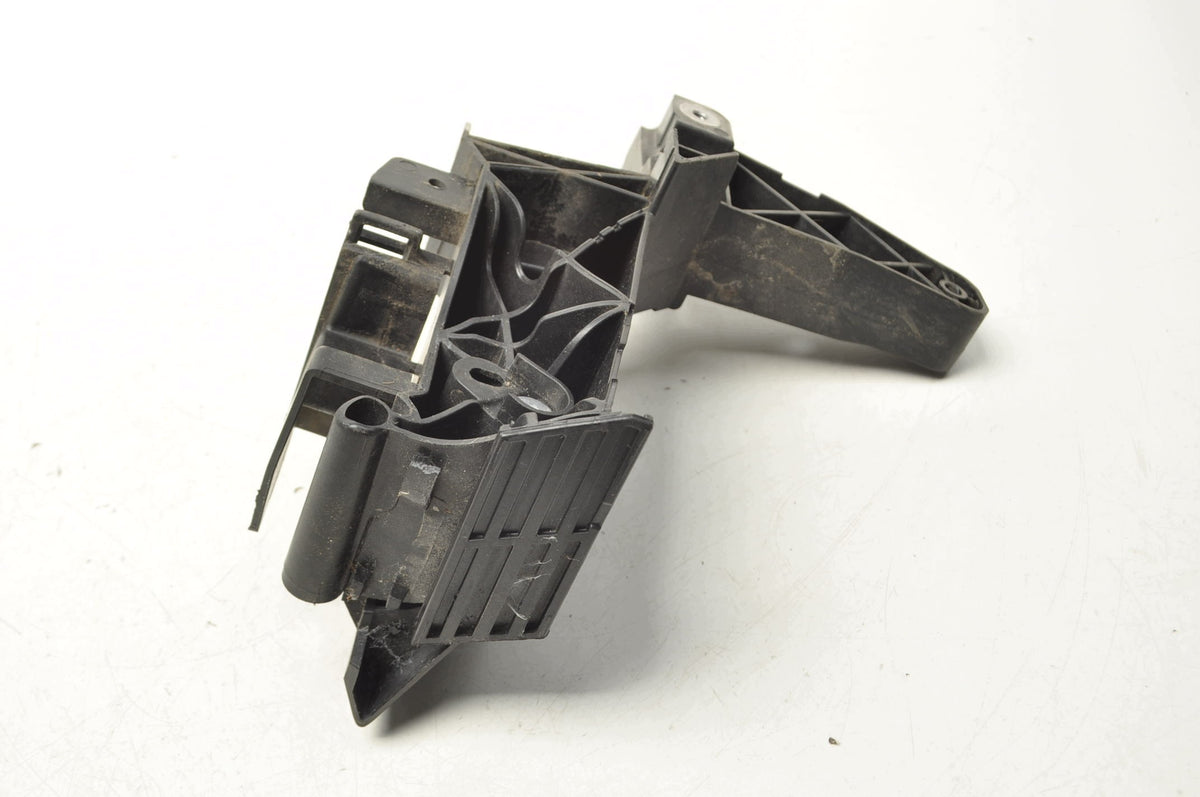 BELT HOLDER LEFT MERCEDES W177 LIFT A1776221800