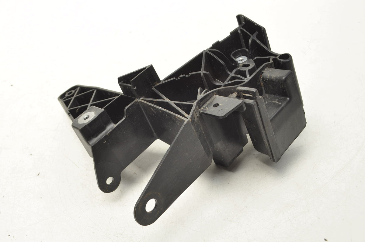 BELT HOLDER LEFT MERCEDES W177 LIFT A1776221800