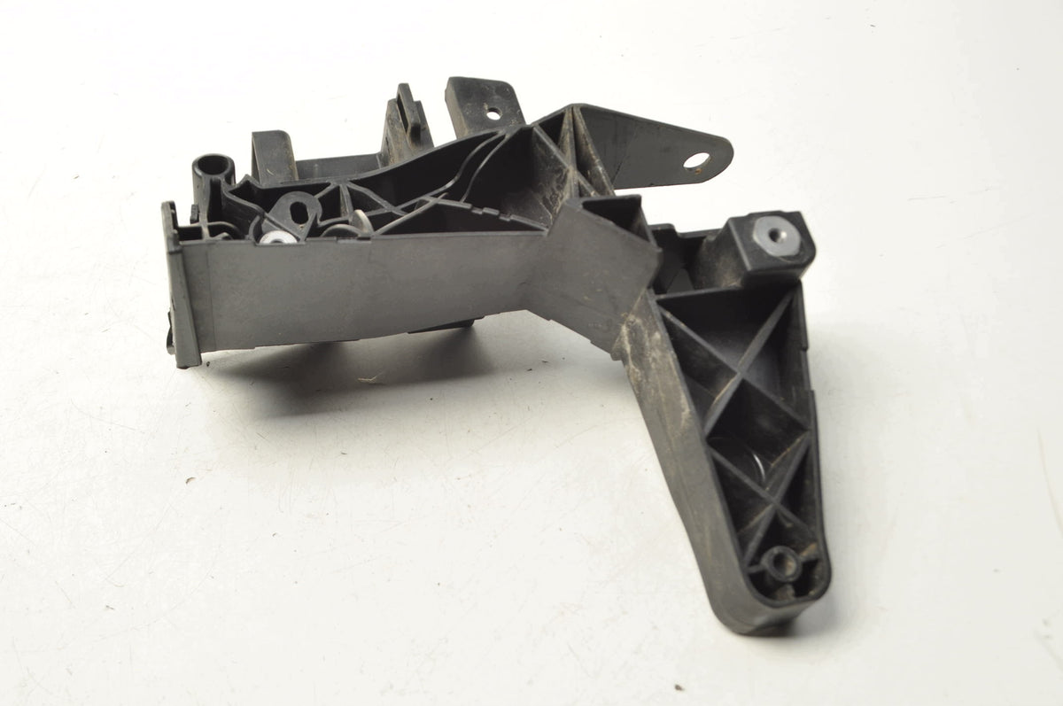 BELT HOLDER LEFT MERCEDES W177 LIFT A1776221800