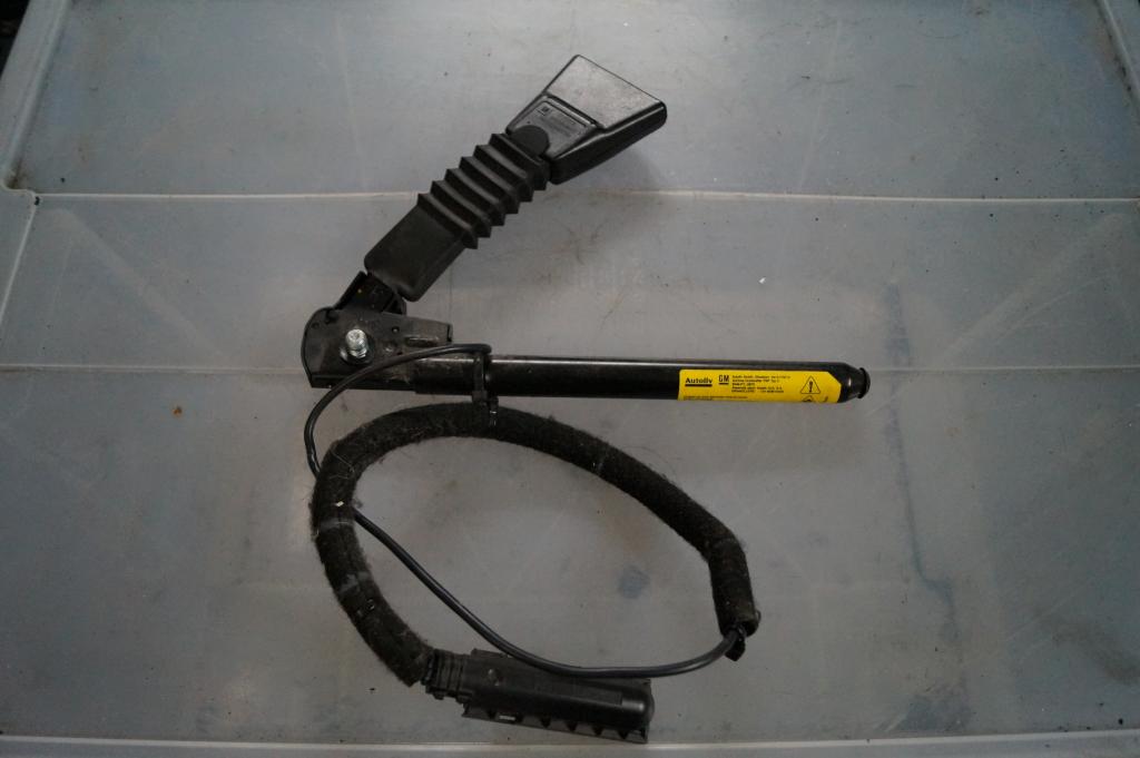 BELT TENSIONER RIGHT FRONT OPEL MERIVA A 13130378