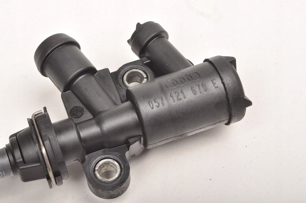 BENTLEY BENTAYGA AUDI Q7 SQ7 A8 4.0 TDI WATER VALVE 057121670E