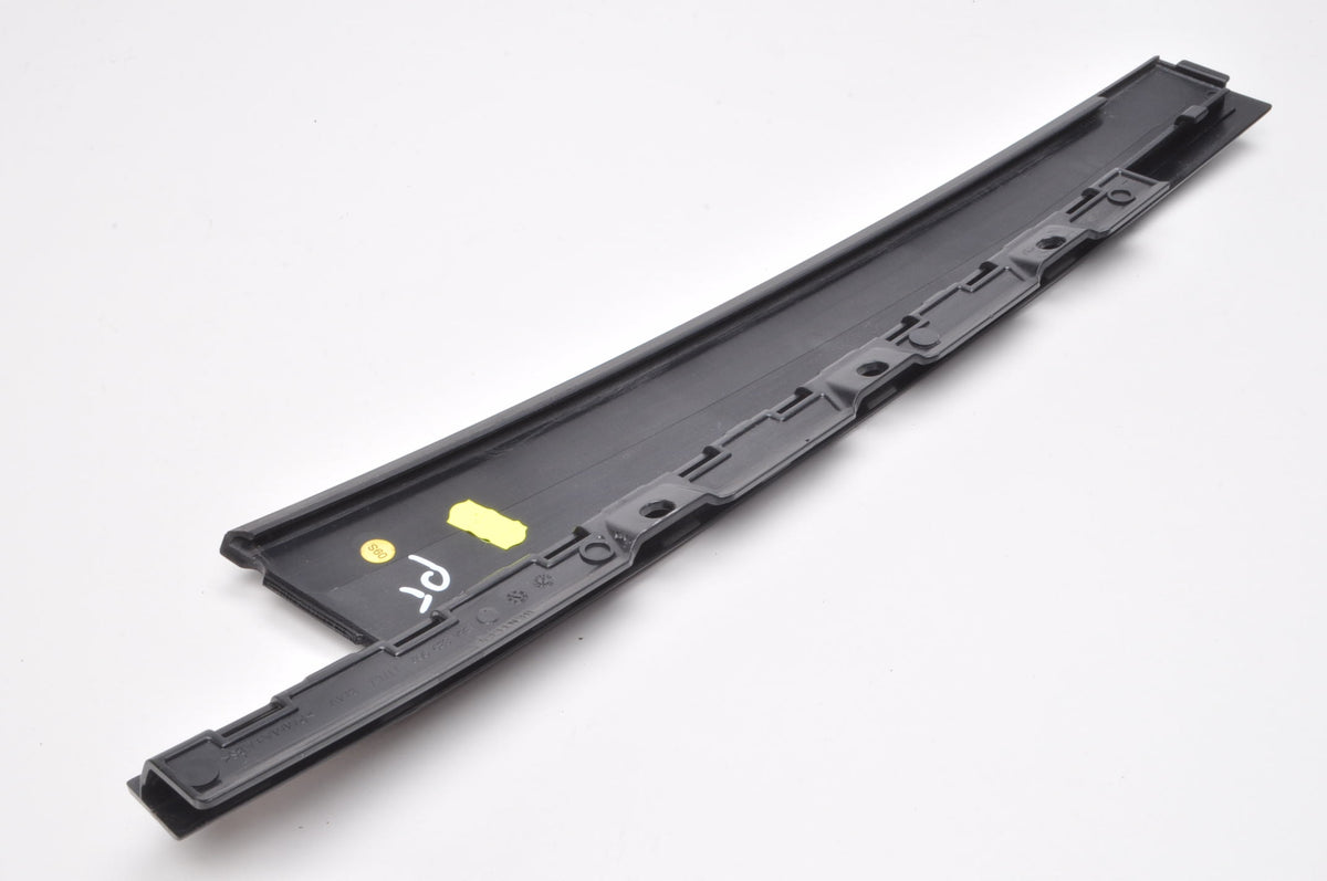 BENTLEY BENTAYGA DOOR TRIM RIGHT REAR 36A839902 18R