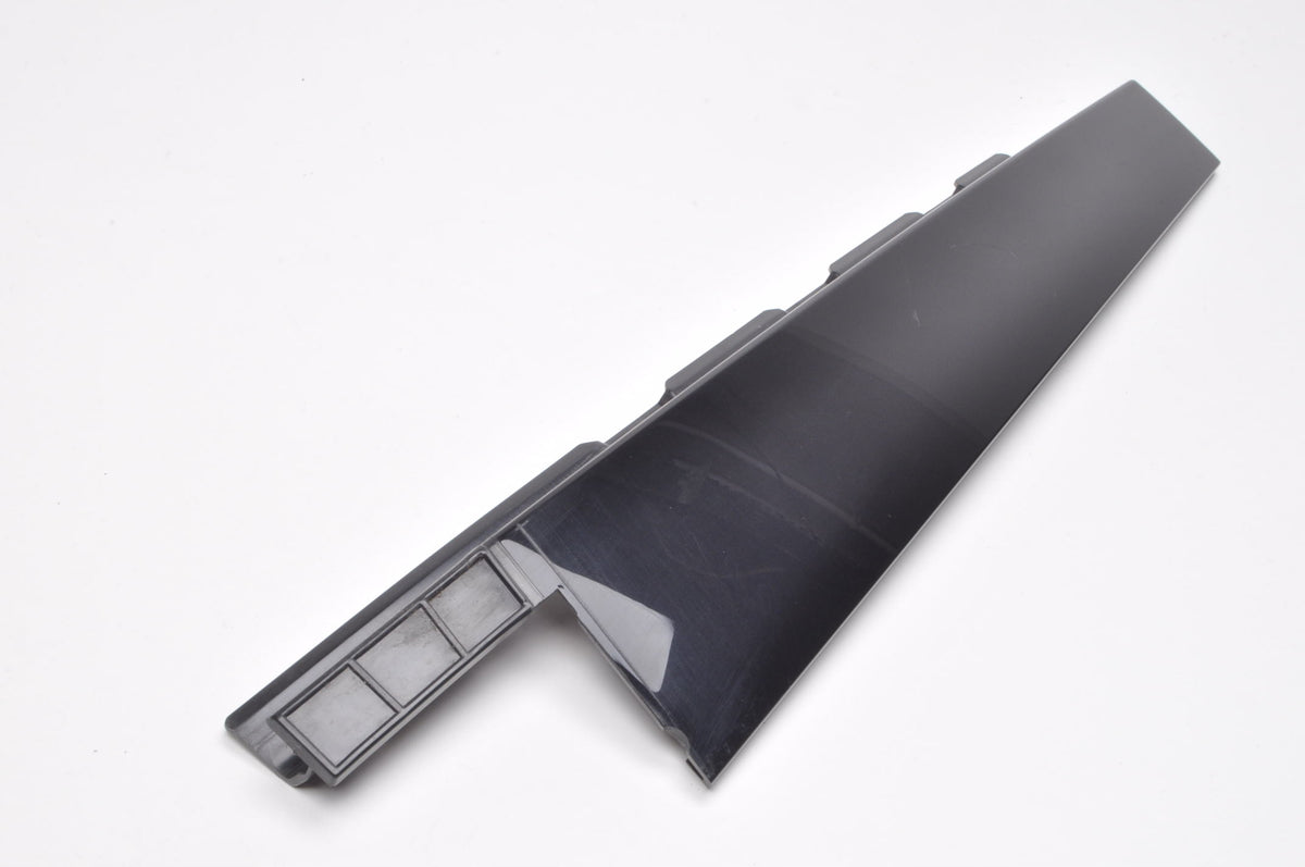 BENTLEY BENTAYGA DOOR TRIM RIGHT REAR 36A839902 18R