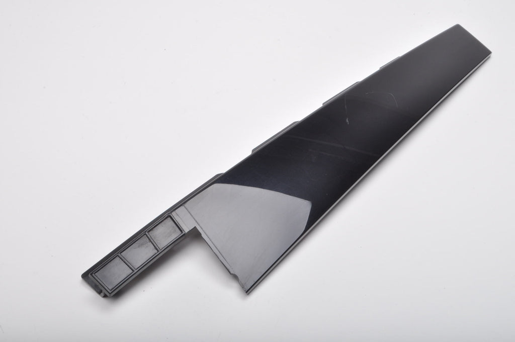 BENTLEY BENTAYGA DOOR TRIM RIGHT REAR 36A839902 18R