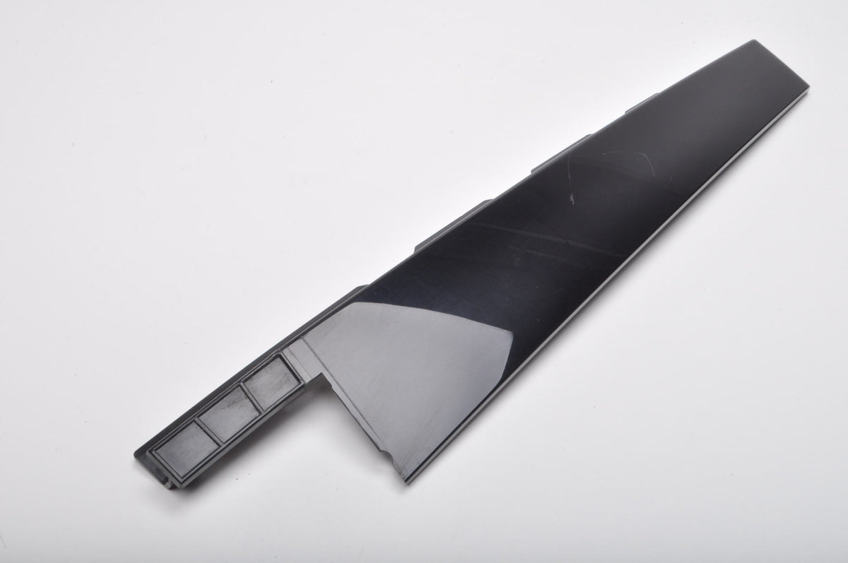 BENTLEY BENTAYGA DOOR TRIM RIGHT REAR 36A839902 18R
