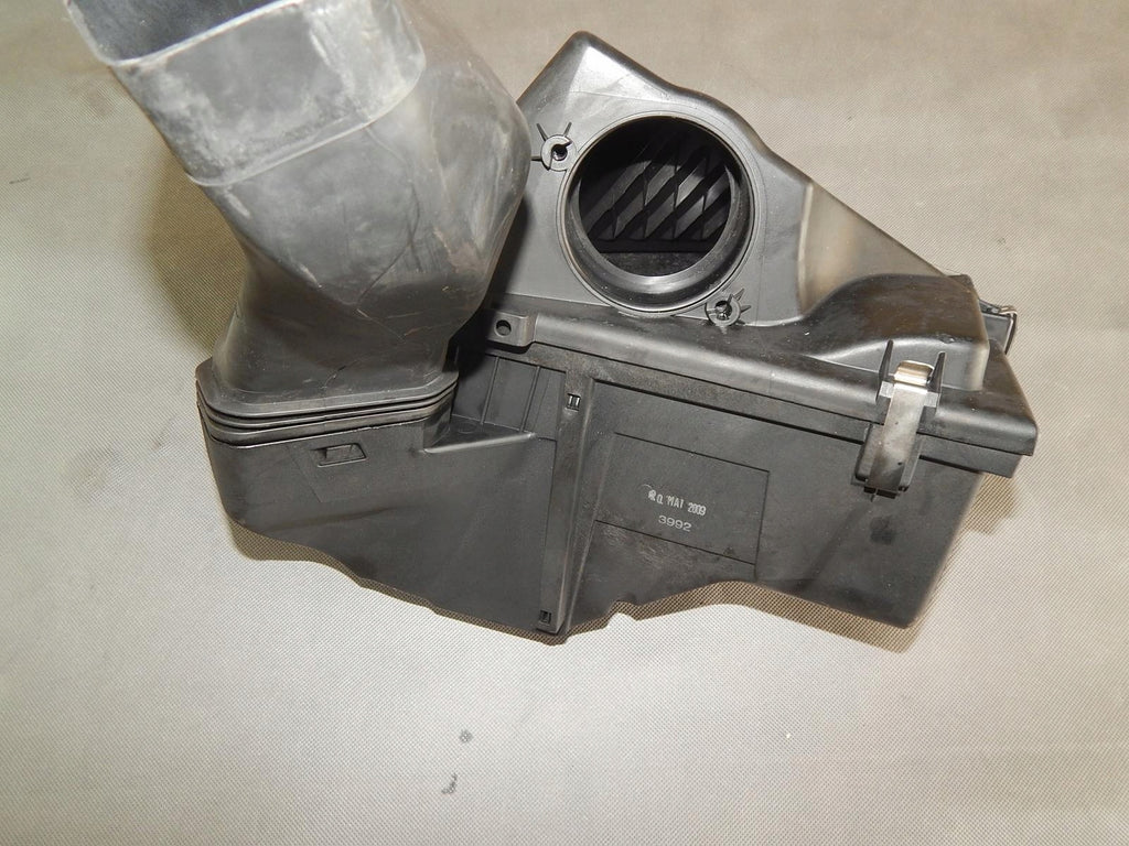 BMW 1 E-87 2.0 AIR FILTER HOUSING 70316826