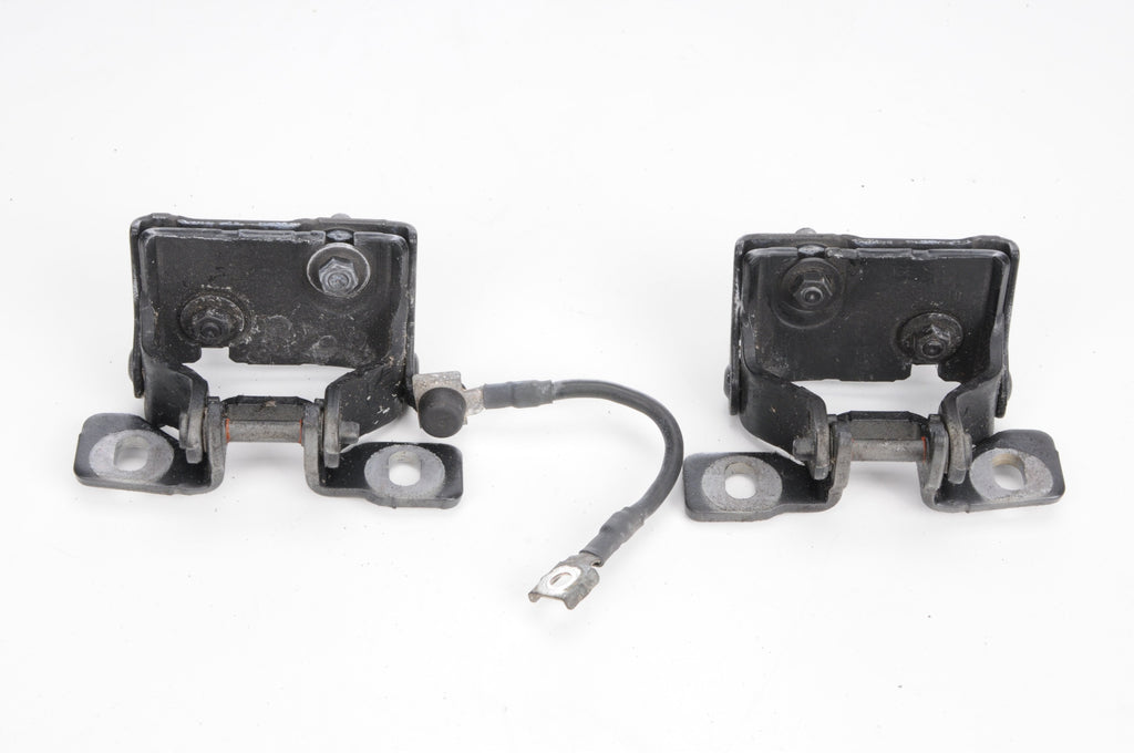 BMW 1 F21 FLAP HINGE SET