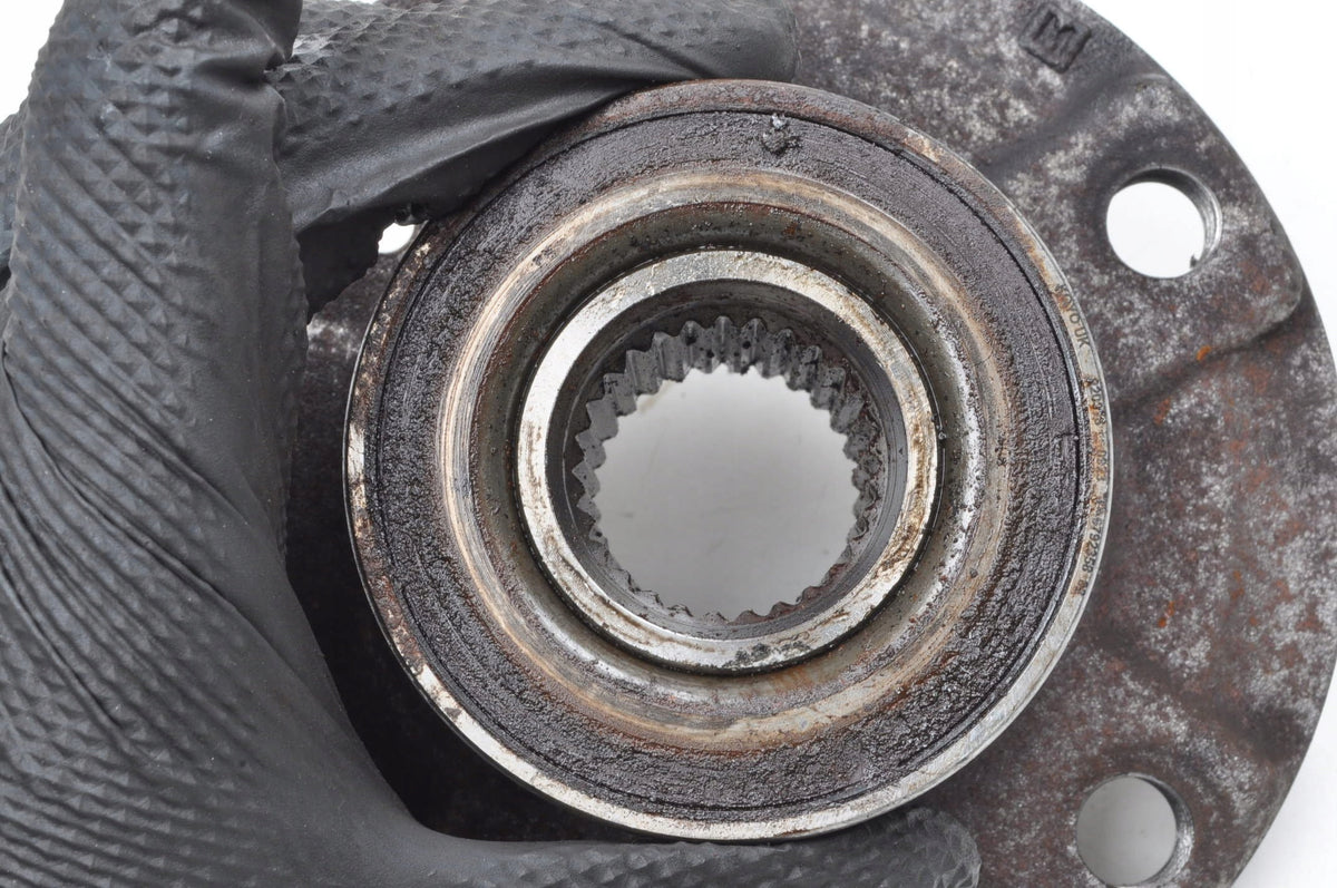 BMW 2 F22 F87 REAR HUB