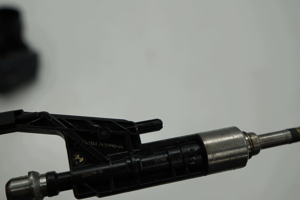 BMW 2 F45 F46 16R 1.5B INJECTION INJECTOR 7639990