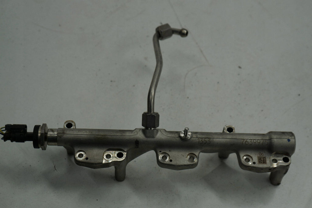 BMW 2 F45 F46 16R 1.5B INJECTION RAIL SENSOR 0261545122