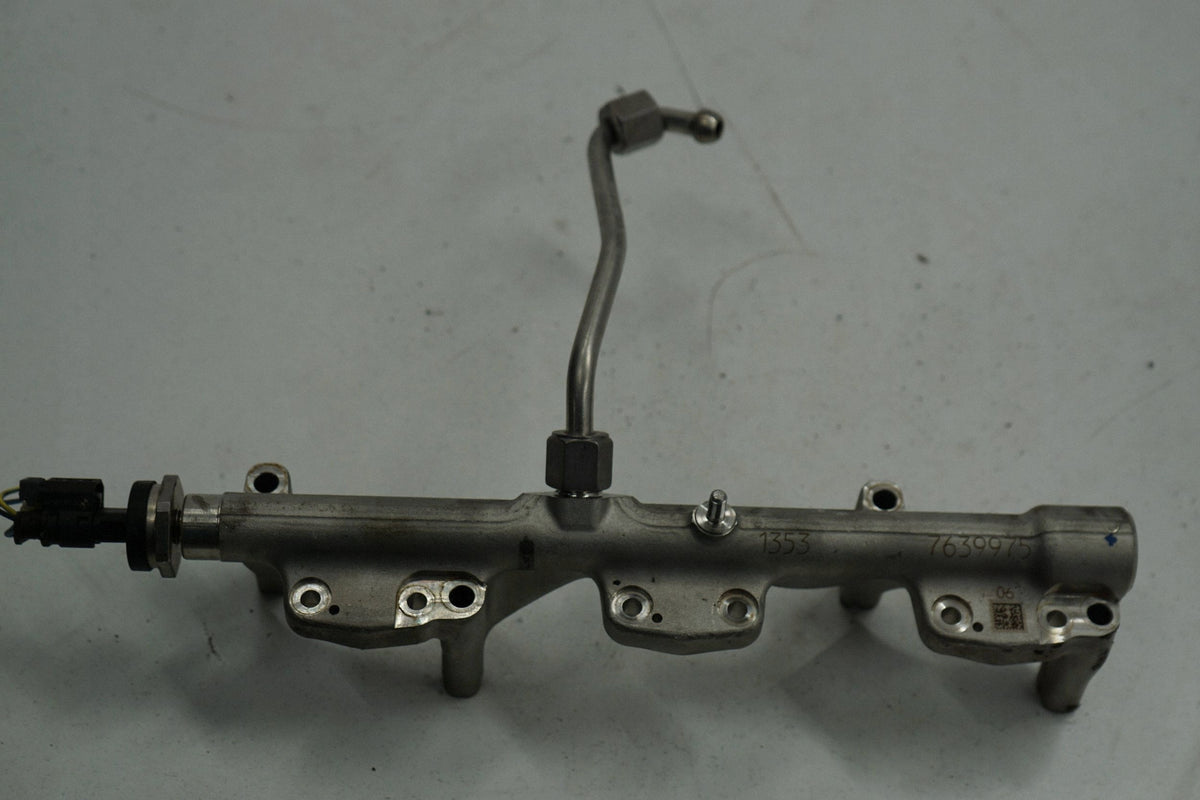 BMW 2 F45 F46 16R 1.5B INJECTION RAIL SENSOR 0261545122