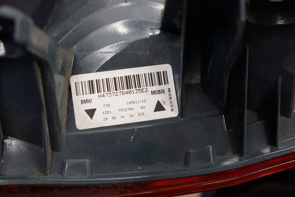 BMW 3 F30 14R MUDGUARD LAMP RIGHT REAR 7372784