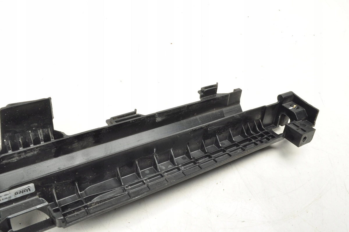 BMW 3 G20 G21 RADIATOR MOUNT 8666839