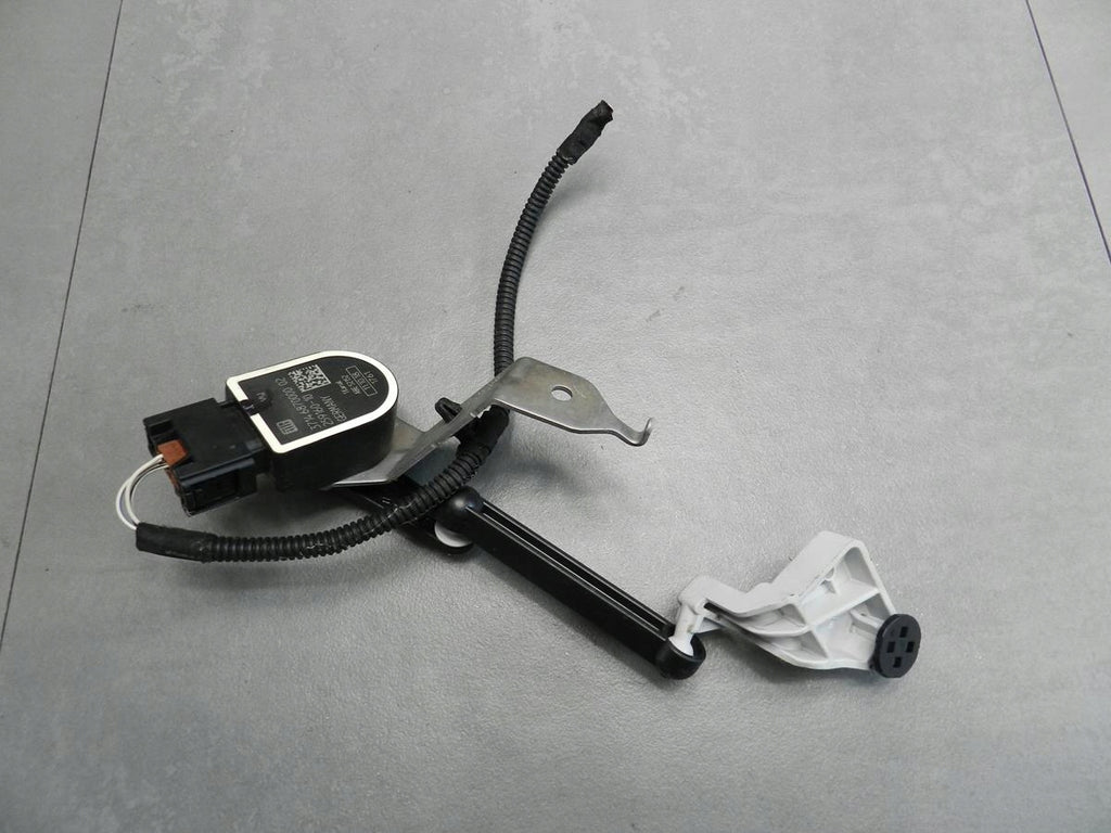 BMW 3 G20 LEVELING SENSOR 6888955