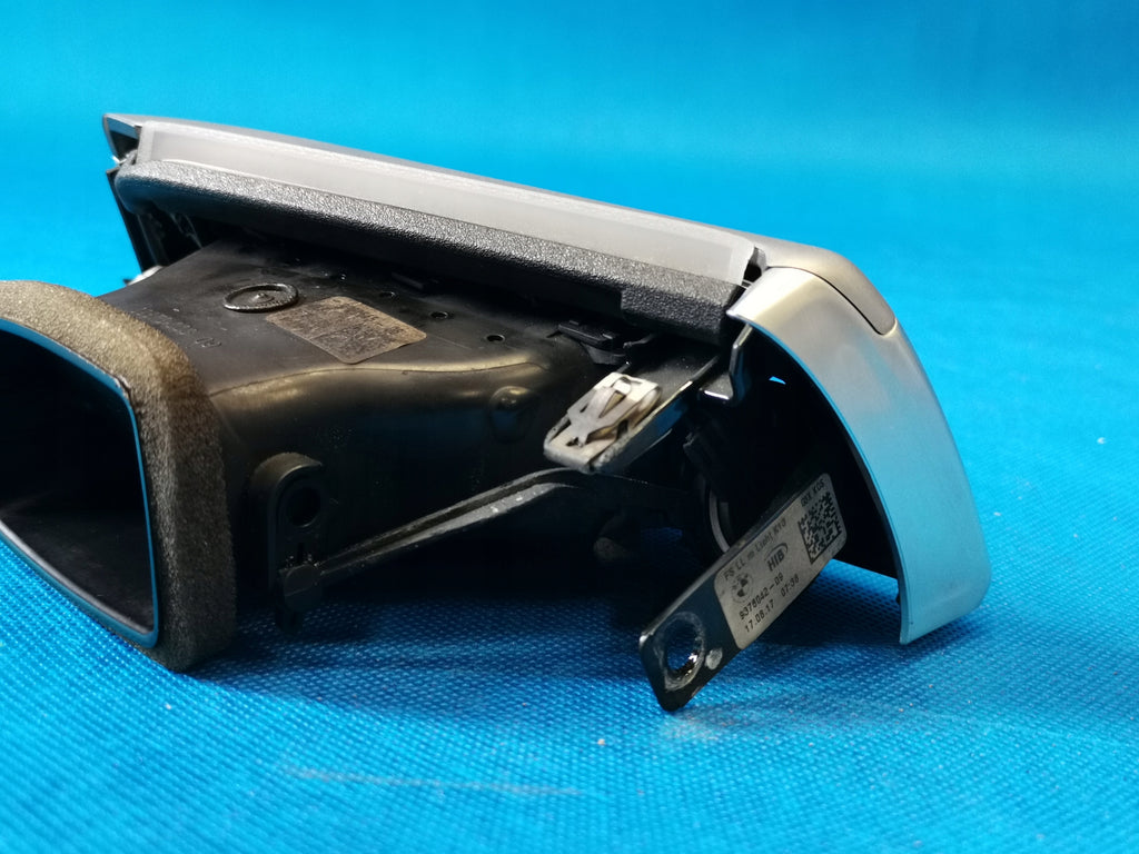 BMW 5 ER G31 TOURING 2018 R 520D 140KW AIR VENT LEFT FRONT 9329543