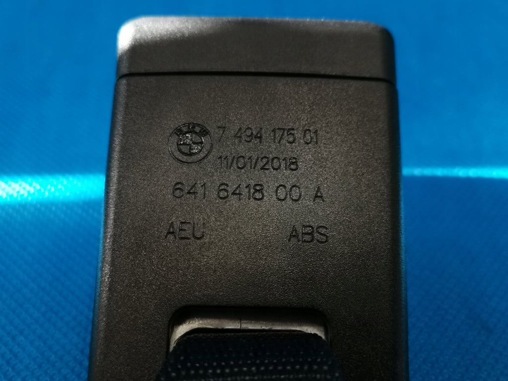 BMW 5 ER G31 TOURING 2018 R 520D 140KW BELT CLASP MIDDLE REAR 7494175