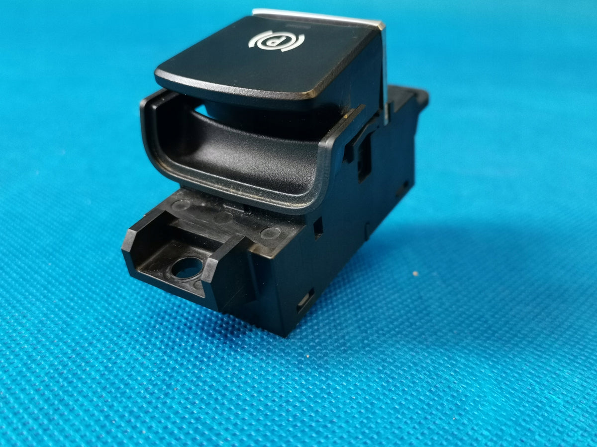 BMW 5 ER G31 TOURING 2018 R 520D 140KW HANDBRAKE SWITCH 6842028