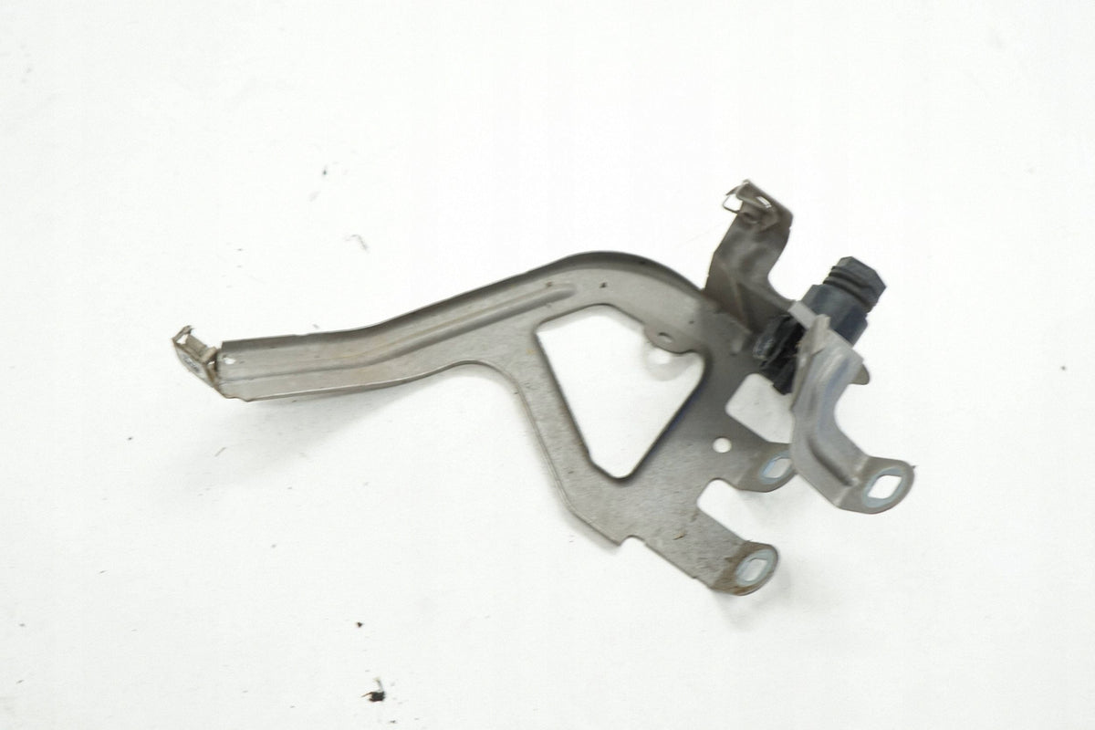 BMW 5 F10 F11 11R BRACKET FENDER MOUNT RIGHT FRONT A72