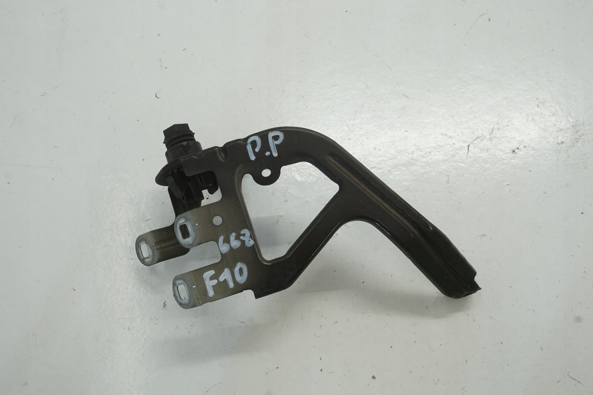 BMW 5 F10 F11 FENDER BRACKET RIGHT FRONT 668
