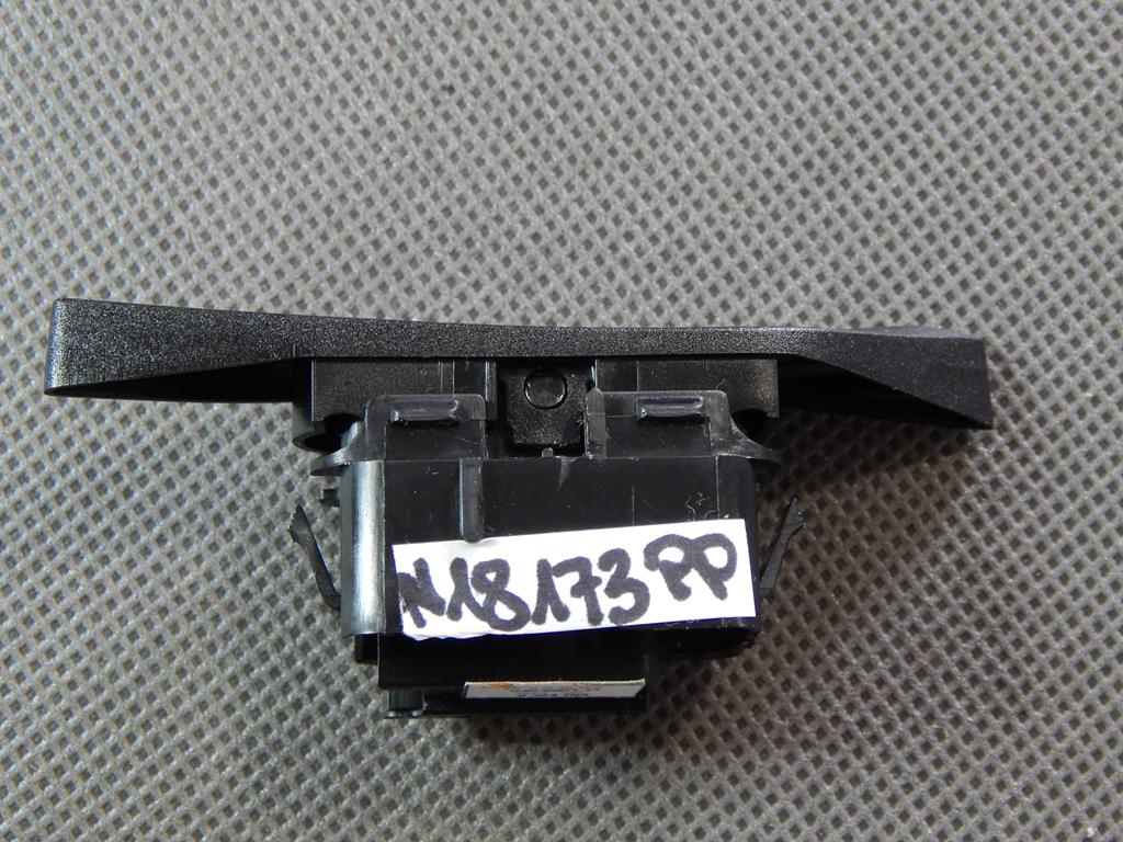 BMW 5 G30 LOCK SWITCH RIGHT FRONT 9354762