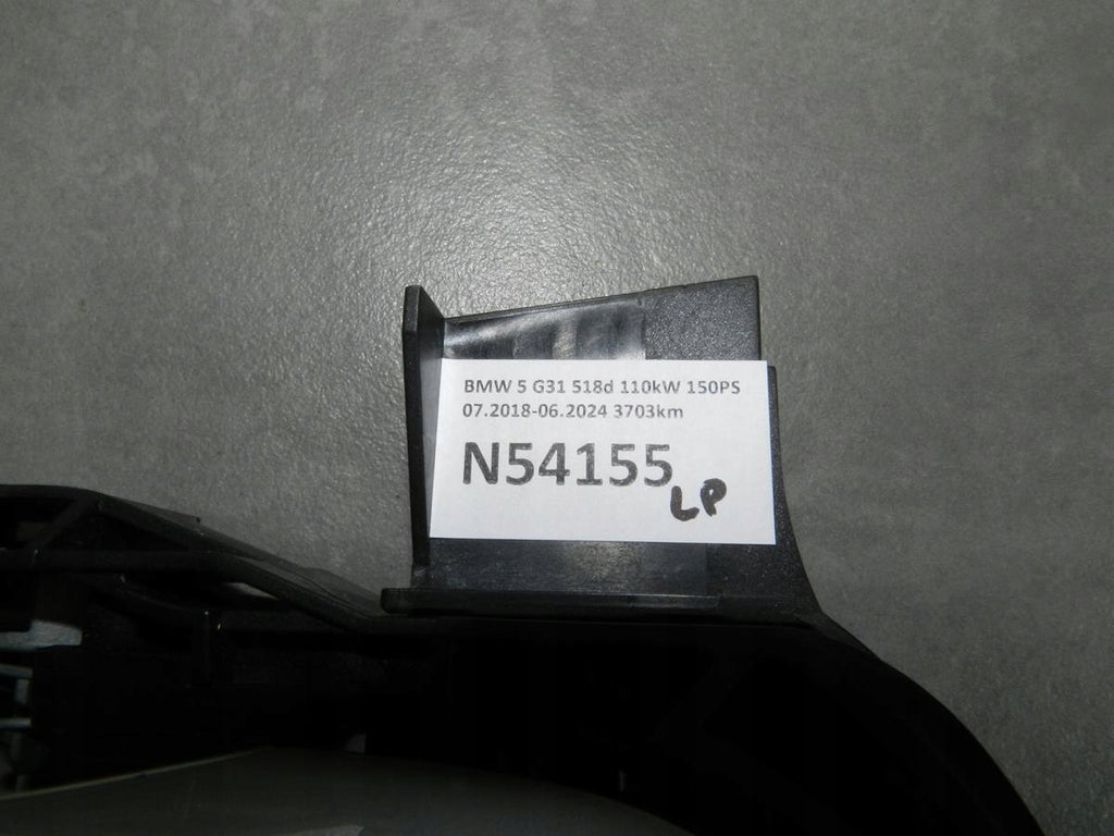 BMW 5 G31 HANDLE LEFT FRONT A83 7401203 7443043