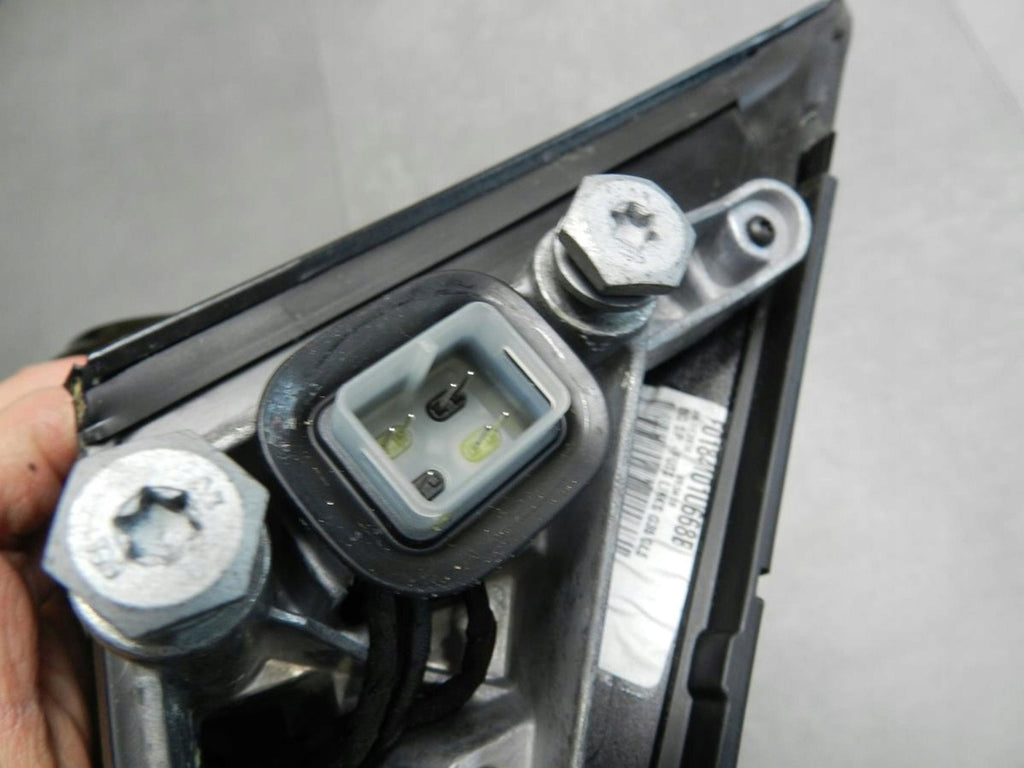 BMW 5 G31 MIRROR LEFT 9 PIN CAMERA A72