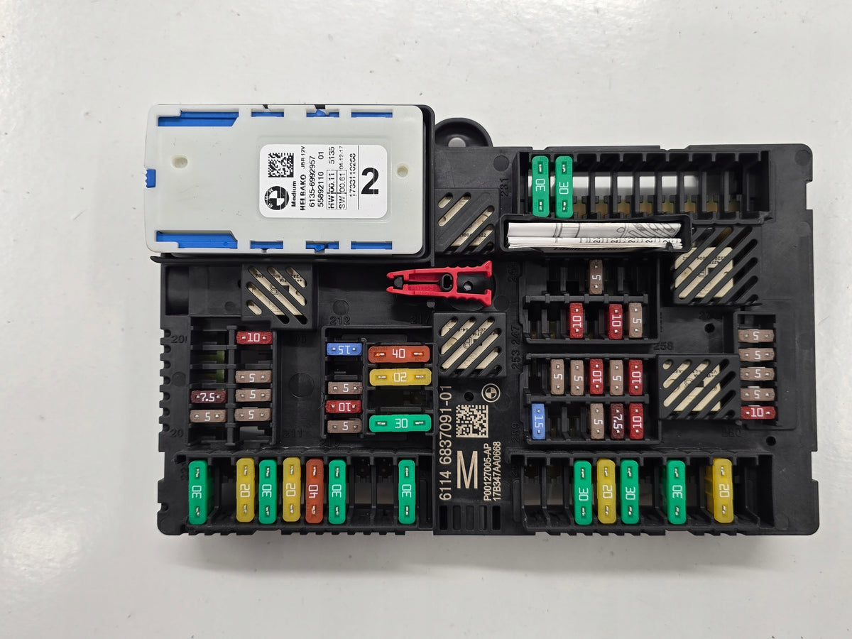 BMW 6 GT G32 17R FUSE BOX 3.0D 6837091 6992957