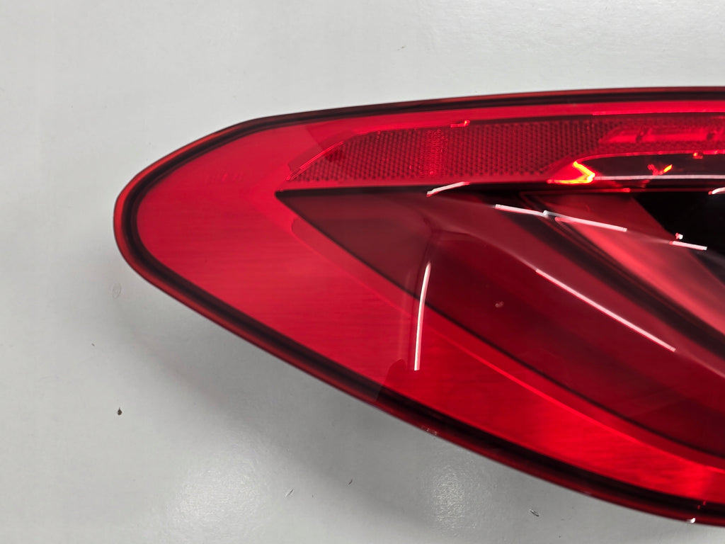 BMW 6 GT G32 17R LAMP LEFT REAR 7376483