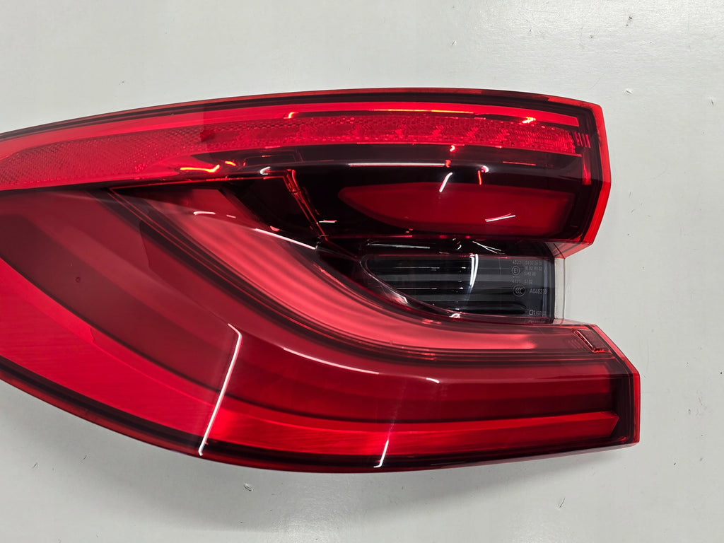BMW 6 GT G32 17R LAMP LEFT REAR 7376483
