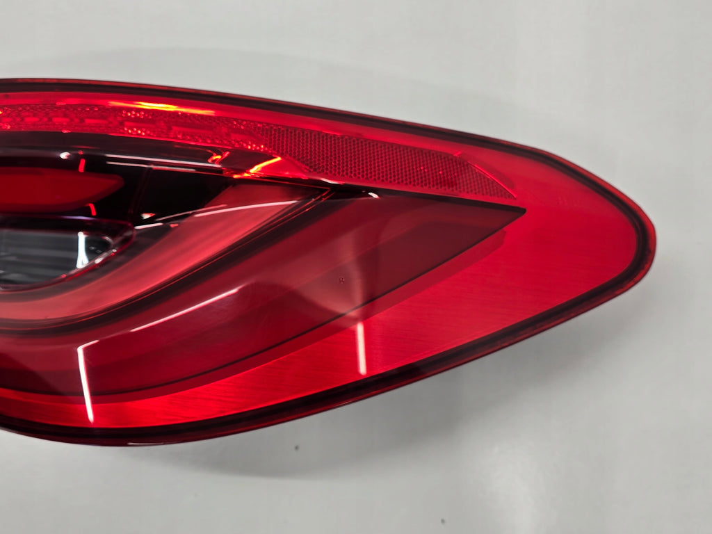 BMW 6 GT G32 17R LAMP RIGHT REAR 7376484