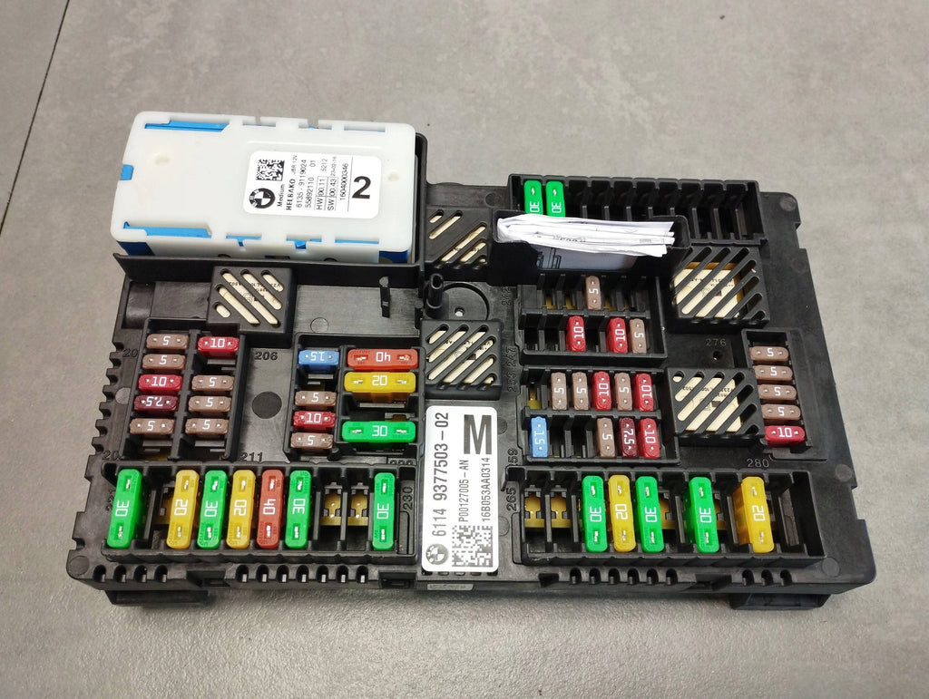 BMW 7 G11 750i 4.4 V8 FUSE BOX 9377503