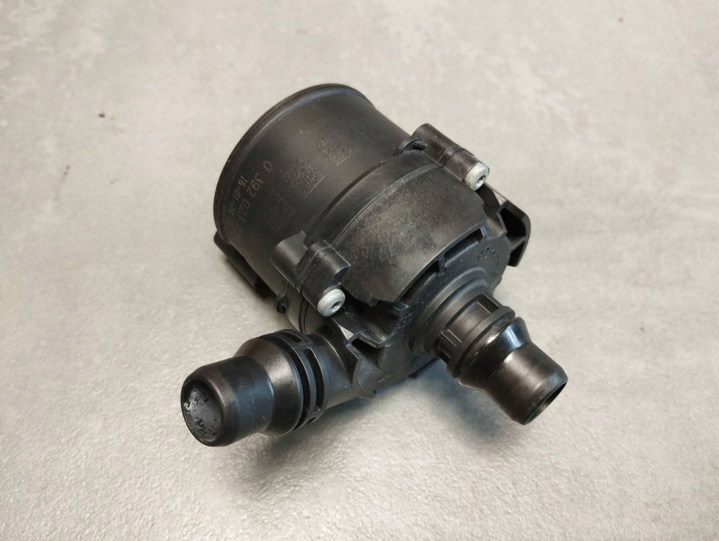 BMW 7 G11 750i CIRCULATION WATER PUMP 0392023239