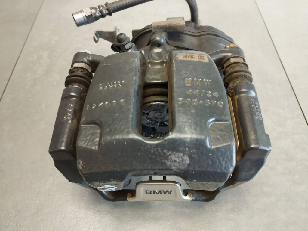 BMW 7 G11 750i CLAMP RIGHT REAR 52407B