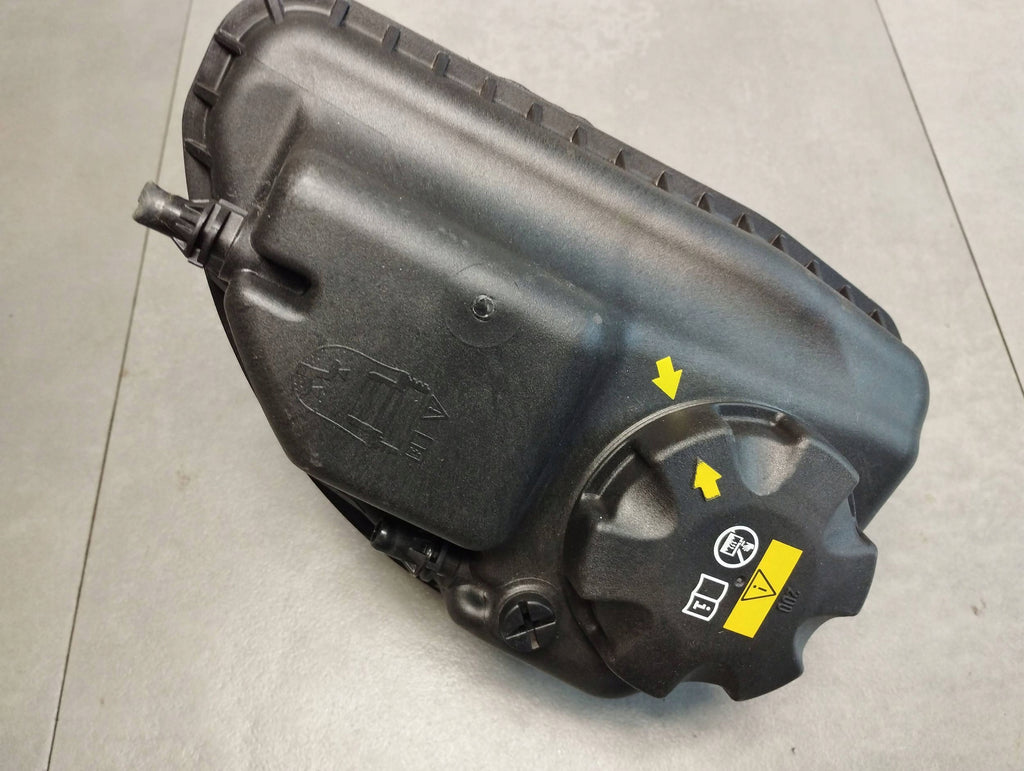BMW 7 G11 750i EXPANSION TANK 8689765