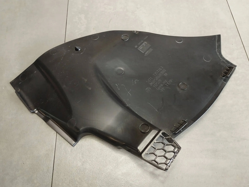 BMW 7 G11 AIR INTAKE COVER 7357243