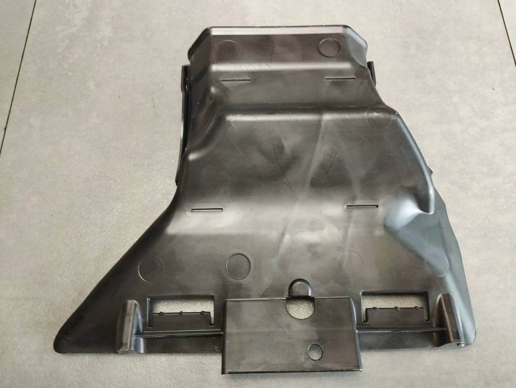 BMW 7 G11 AIR INTAKE RIGHT REAR 7343500