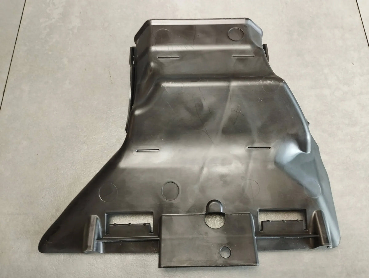 BMW 7 G11 AIR INTAKE RIGHT REAR 7343500