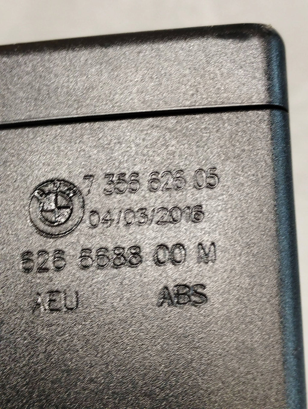 BMW 7 G11 BELT BUCKLE 7356626