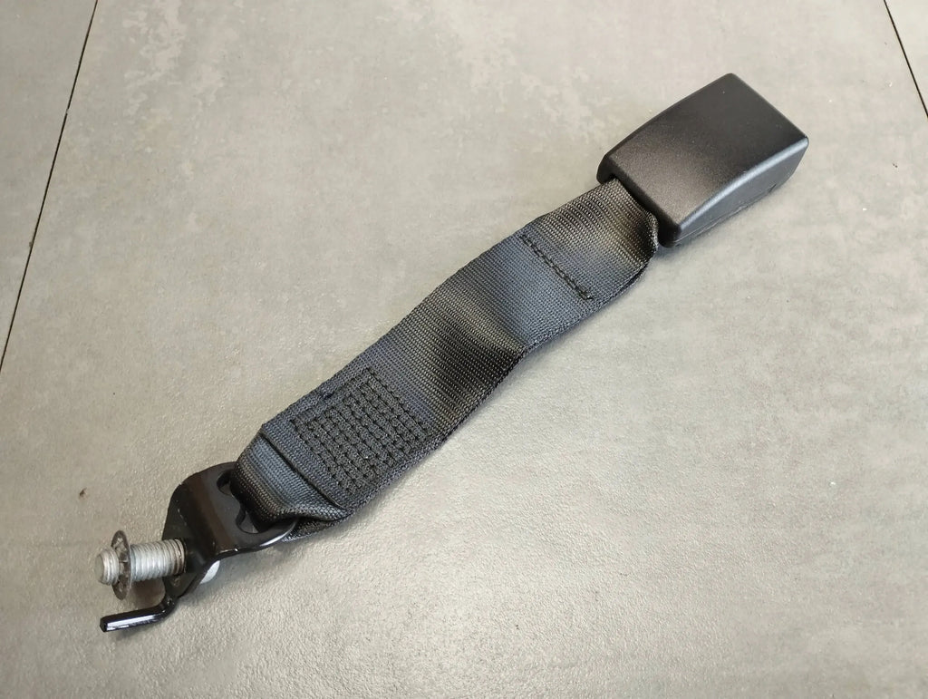 BMW 7 G11 BELT BUCKLE 7435933