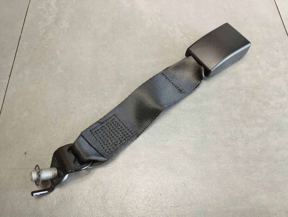 BMW 7 G11 BELT BUCKLE 7435933