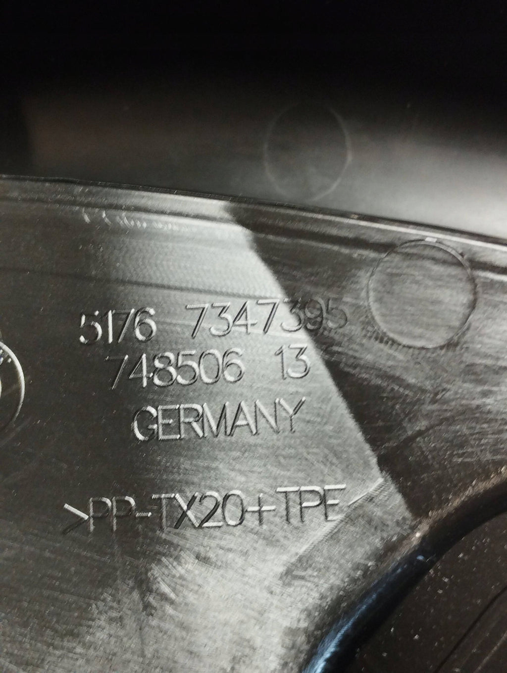 BMW 7 G11 COVER GASKET LEFT 7347395