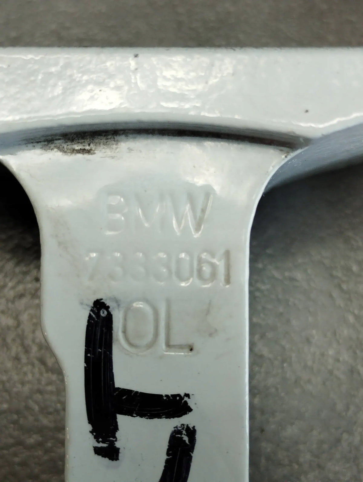 BMW 7 G11 DOOR HINGES LEFT REAR WITH BODY 7333061