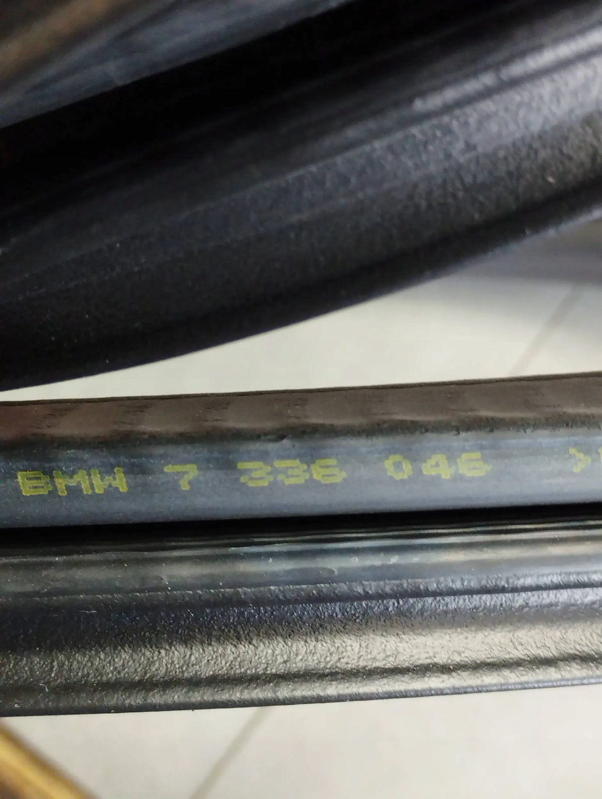 BMW 7 G11 DOOR SEAL RIGHT REAR 7336046