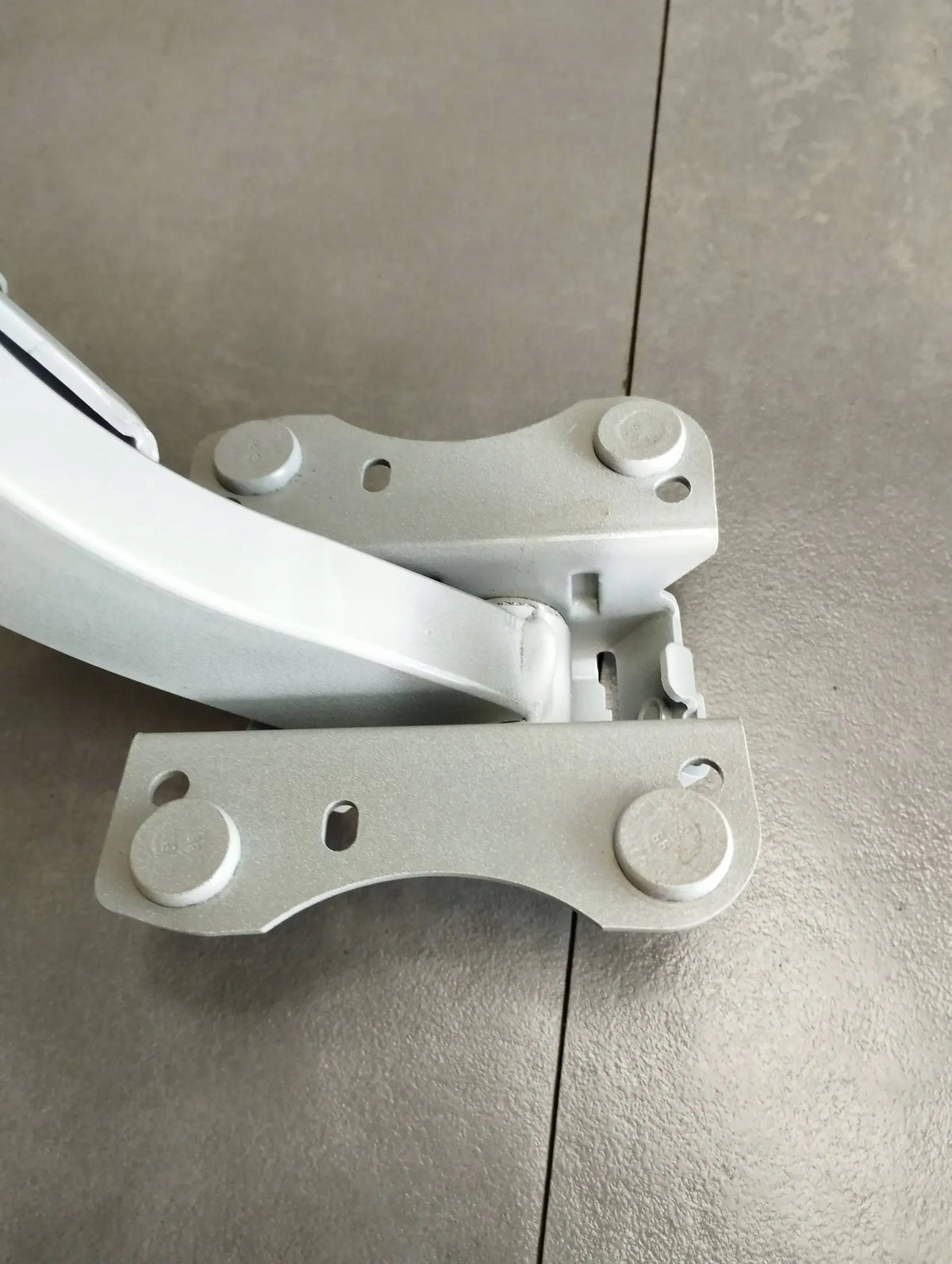 BMW 7 G11 FLAP HINGE REAR 7357115