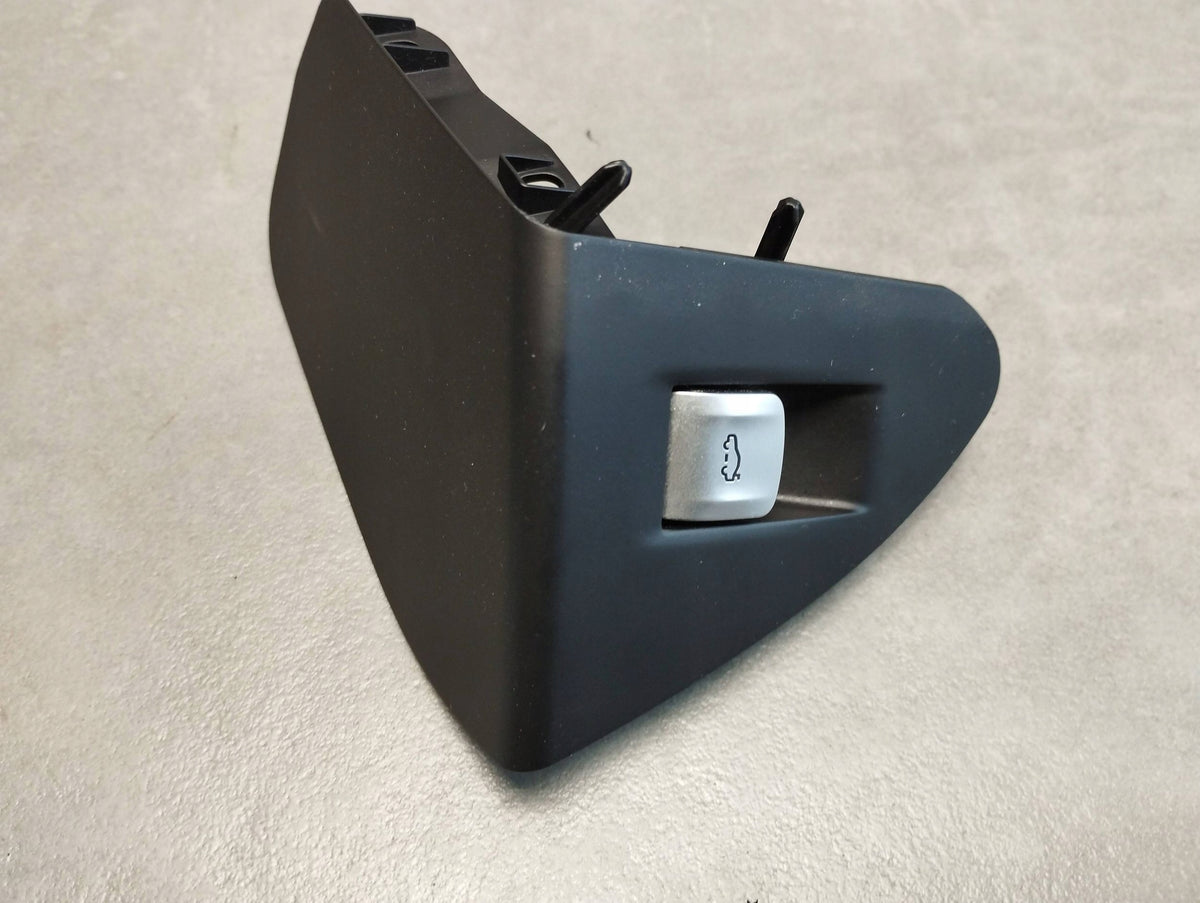 BMW 7 G11 FLAP OPENING SWITCH 9299459