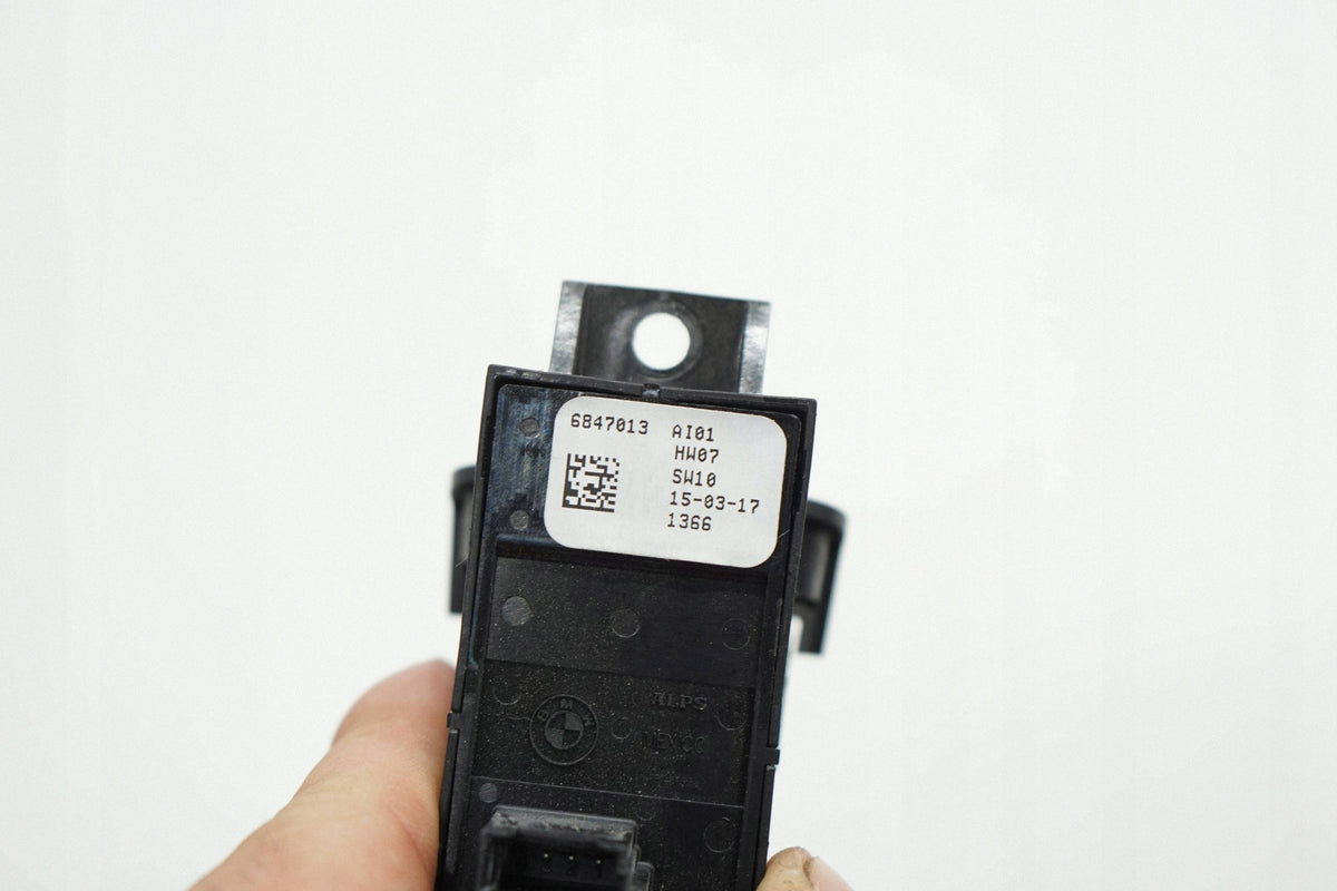 BMW 7 G11 G12 17R HANDBRAKE BUTTON SWITCH 6847013