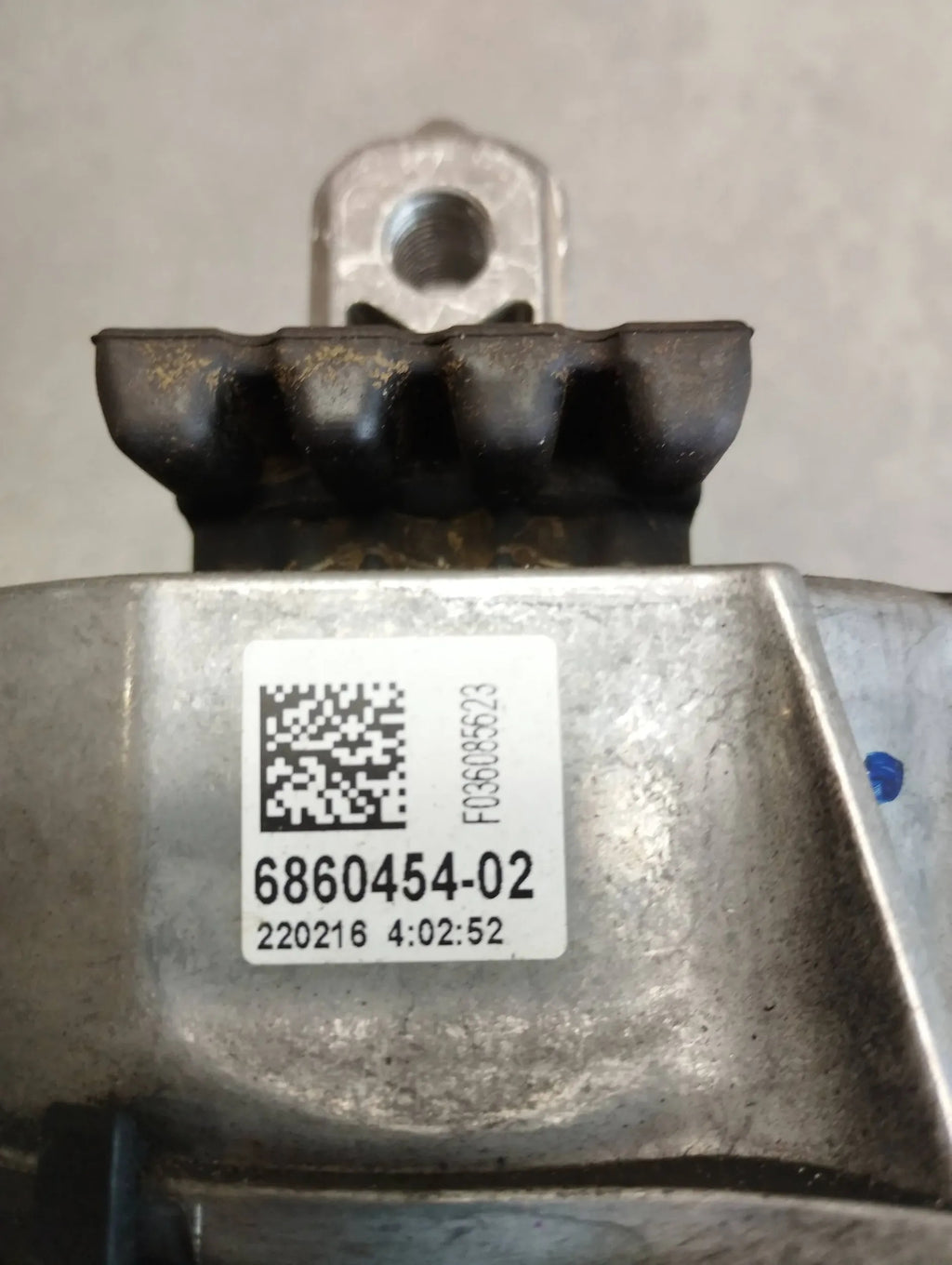 BMW 7 G11 G12 750i ENGINE CUSHION RIGHT 6860454