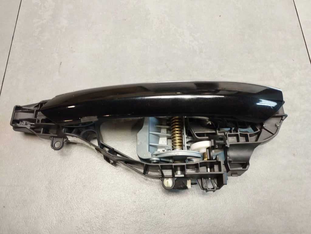 BMW 7 G11 HANDLE LEFT FRONT KEYLESS 475 UK 7377241