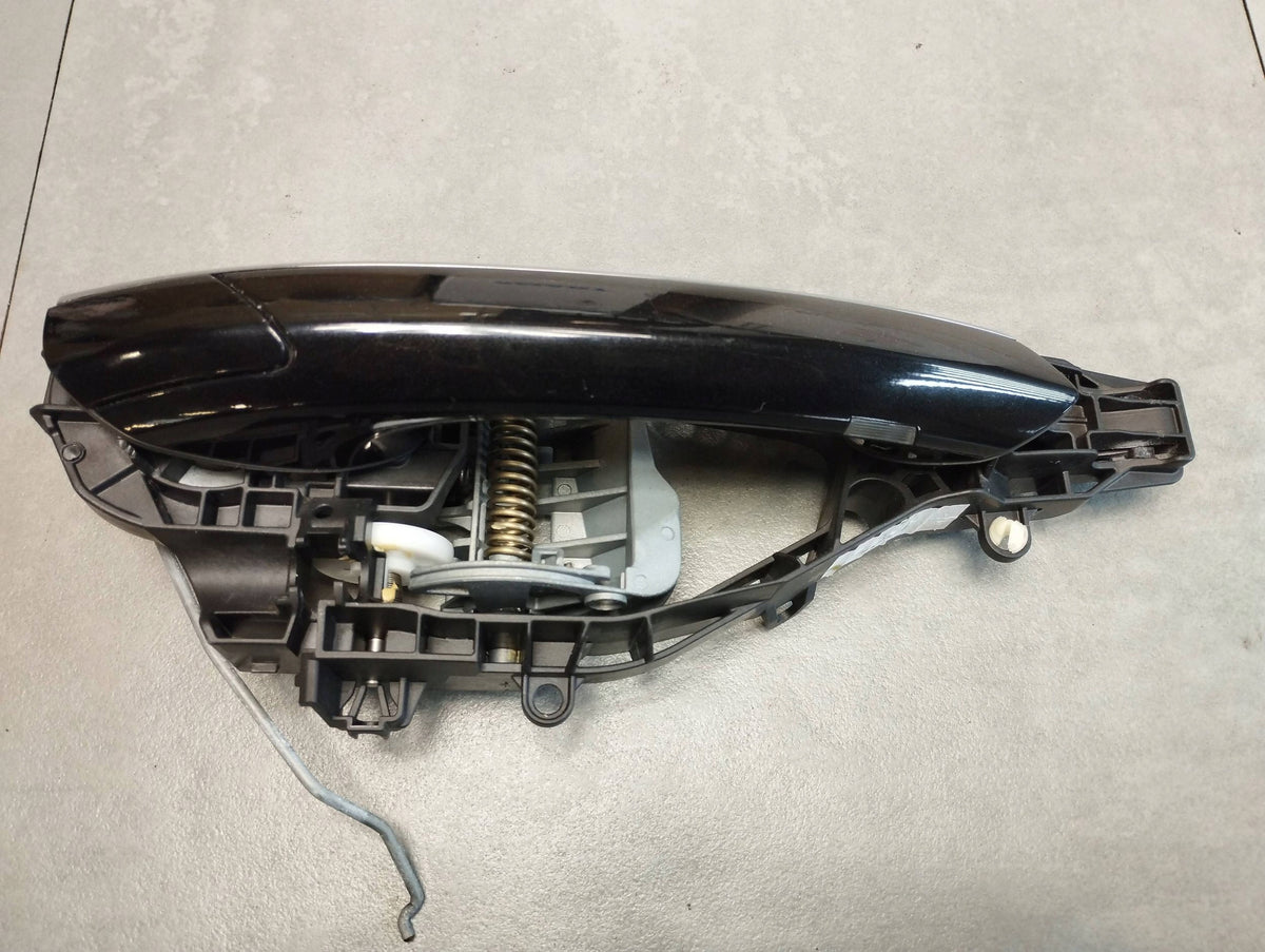 BMW 7 G11 HANDLE RIGHT FRONT 475 KEYLESS WITH INSERT UK 2581892